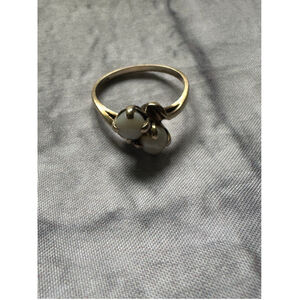 Vintage 1970s 10K Gold Twin Stone Ring Size 9 – Opal/Pearl Look
